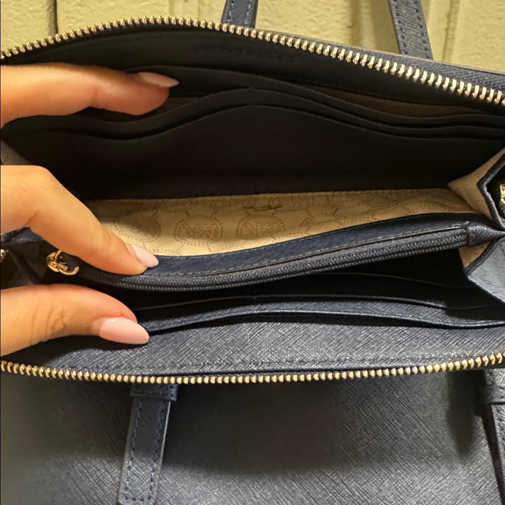 Michael Kors 🤍 NWOT 3FER- Navy Blue Tote Bag and Wallet Set with Dust Bag - Picture 10 of 12